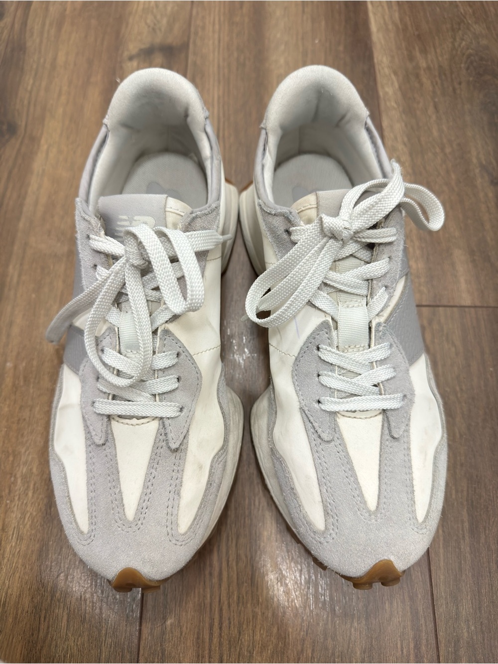 New Balance 327 White & Light Gray Suede-Trim Runner Sneakers women’s 8
